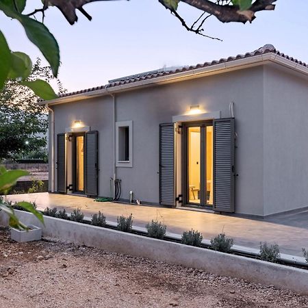 The Mulberry Tree Villa Sami  Luaran gambar
