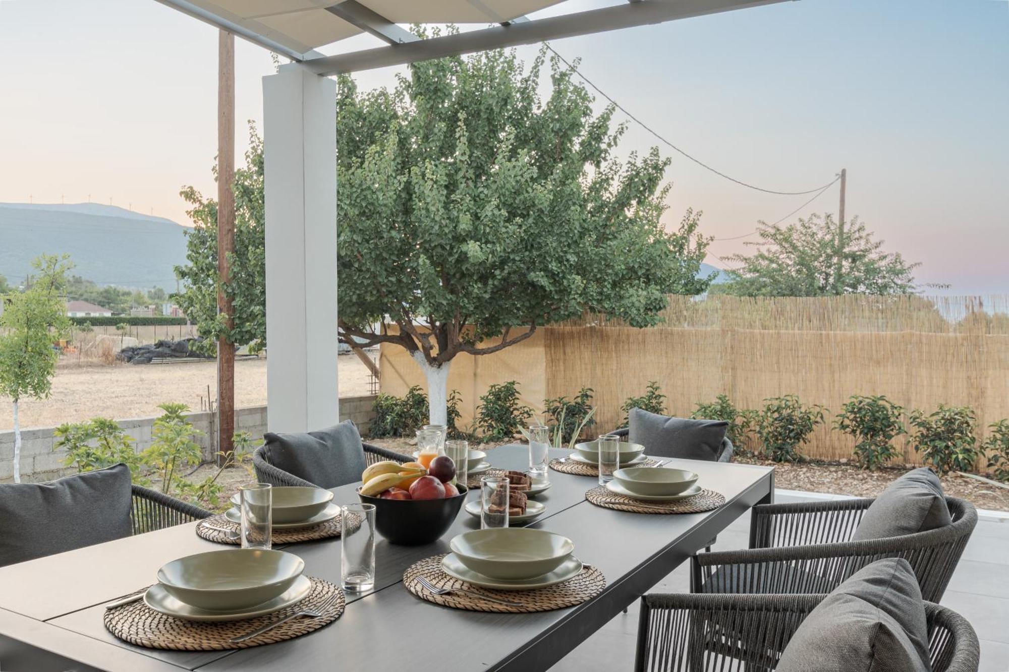 The Mulberry Tree Villa Sami  Luaran gambar